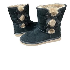 KOOLABERRA  by UGG “Victoria Short” size 7 womens. EUC